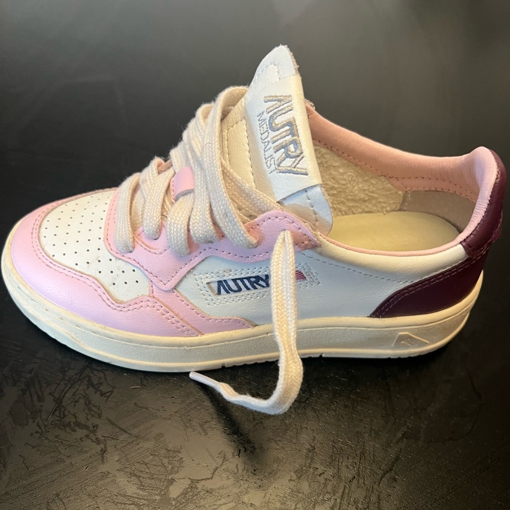 Autry boys sneakers size 32